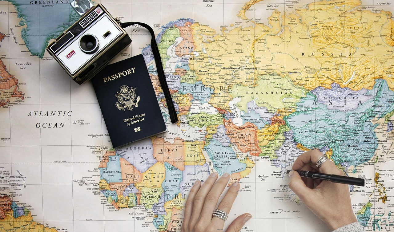 新澳门正版资料最新版本更新内容,当代定义解析_探险之旅XX55.17.22