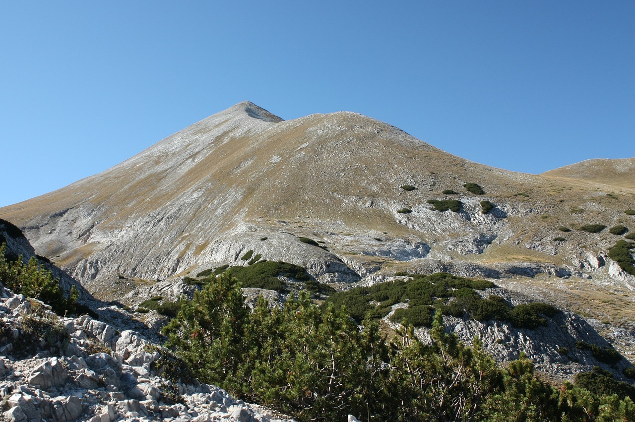最新登山技巧分享，攀登高峰的新方法与策略