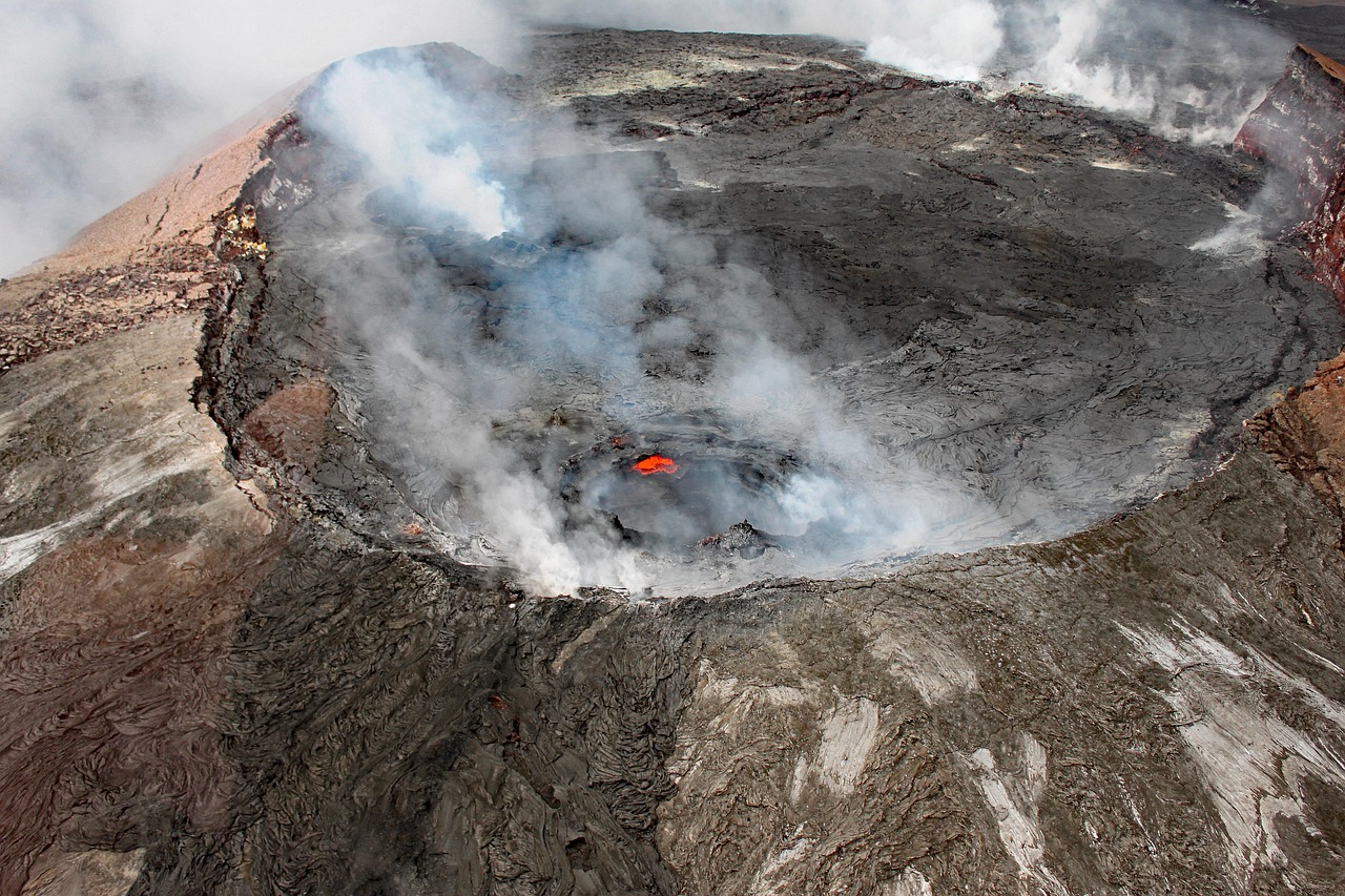 富士山火山喷发最新动态，影响、观测与分析