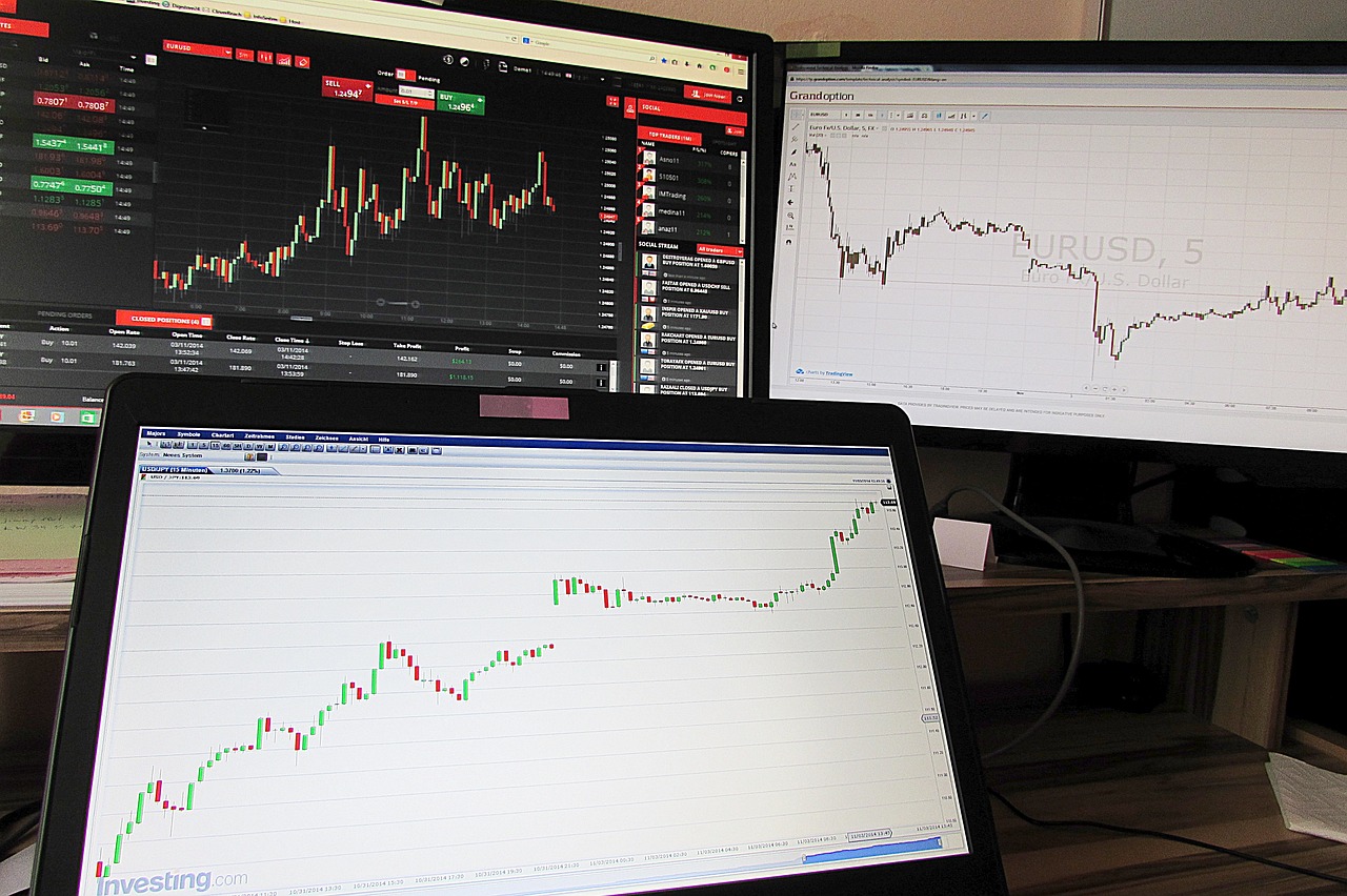聚焦2015年黄金价格波动与趋势分析